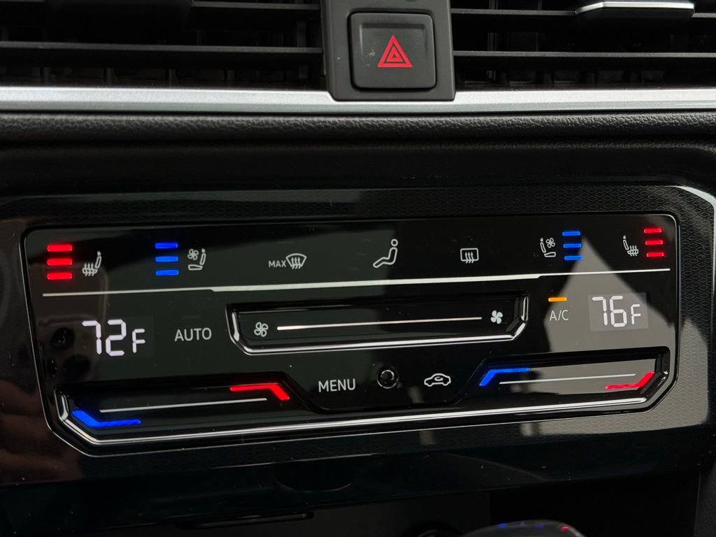 Certified 2025 Volkswagen Taos SEL AWD/4WD image 22