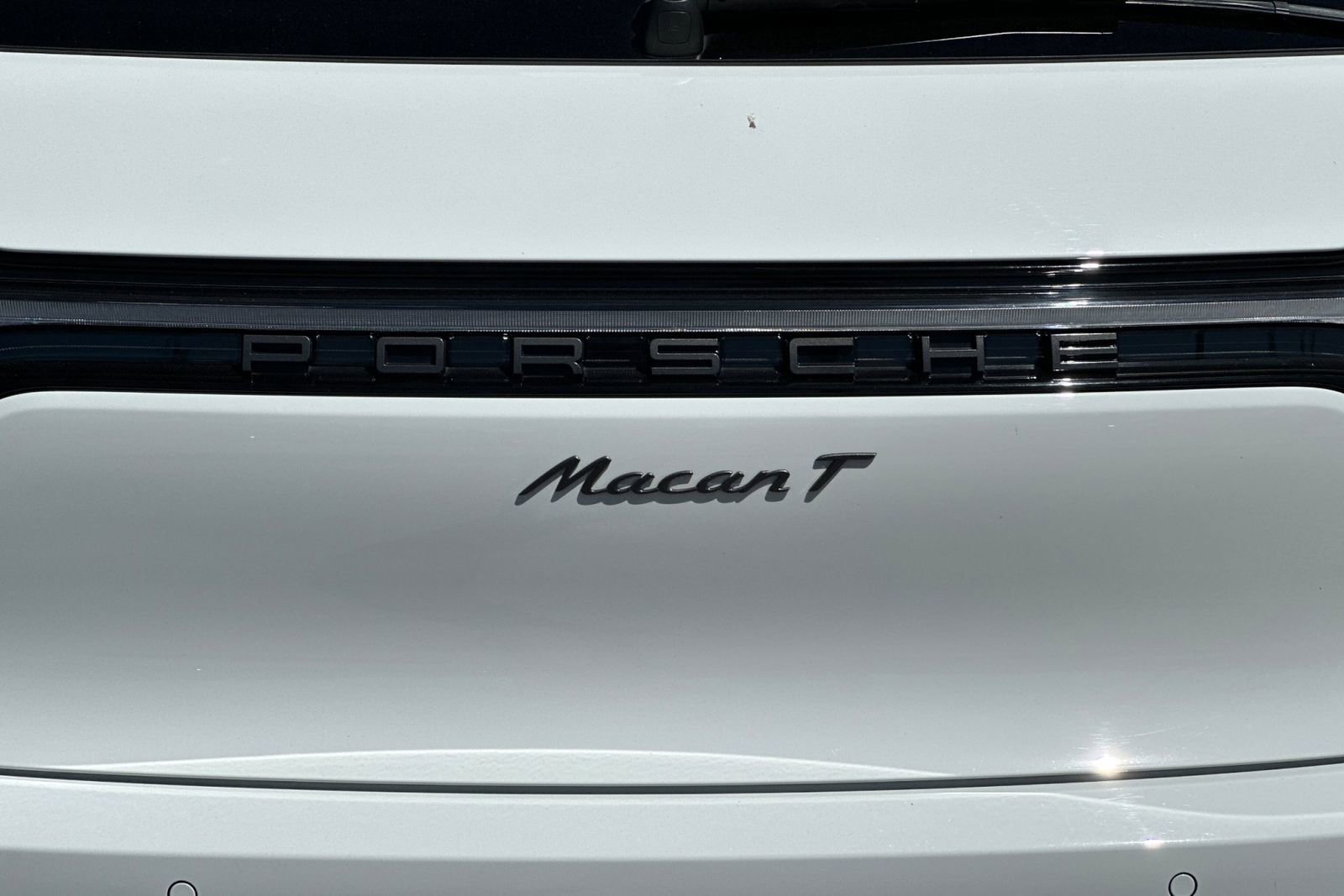 Used 2025 Porsche Macan Turbo AWD/4WD image 39