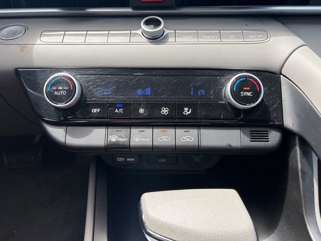 Used 2024 Hyundai Elantra SEL FWD image 20