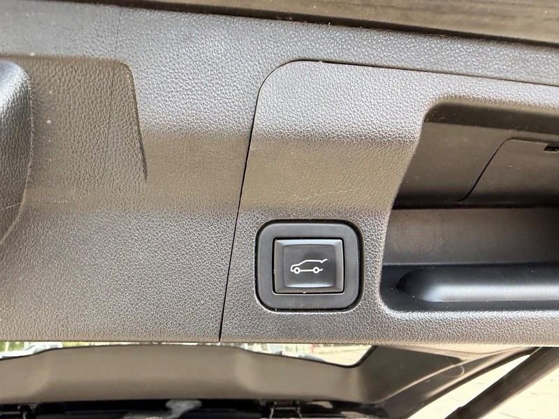Used 2018 GMC Acadia SLT w/ LPO, Protection Package AWD/4WD image 5