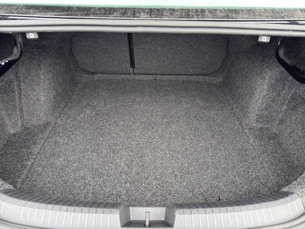 Used 2024 Volkswagen Jetta SE FWD image 33