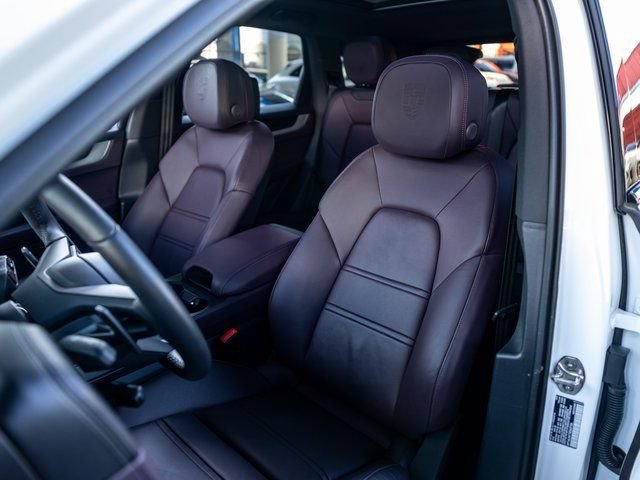 Certified 2025 Porsche Cayenne S AWD/4WD image 5