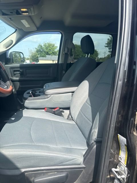 Used 2017 RAM 2500 Tradesman w/ Chrome Appearance Group AWD/4WD image 3