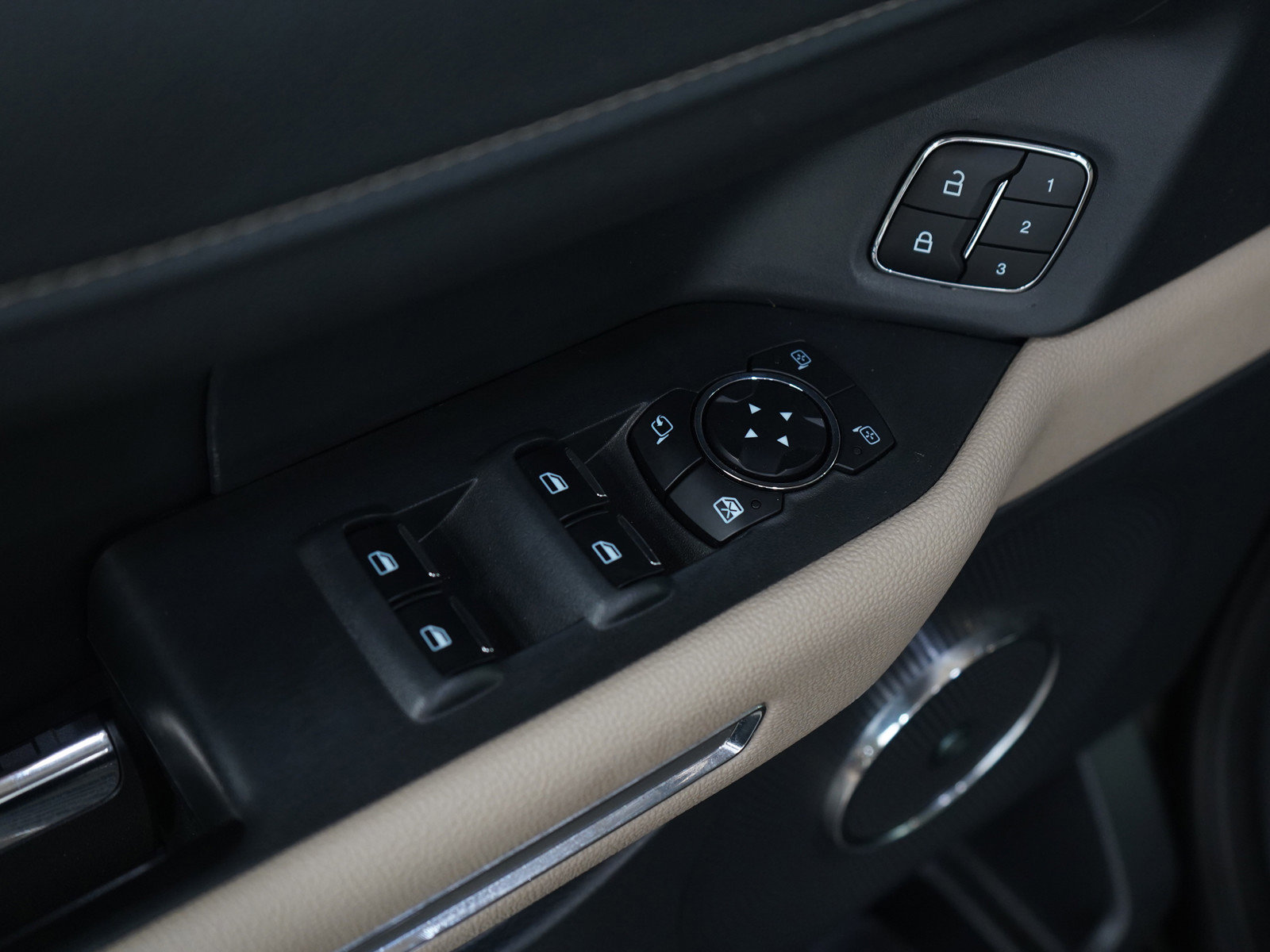 Used 2024 Ford Expedition Max Limited image 23