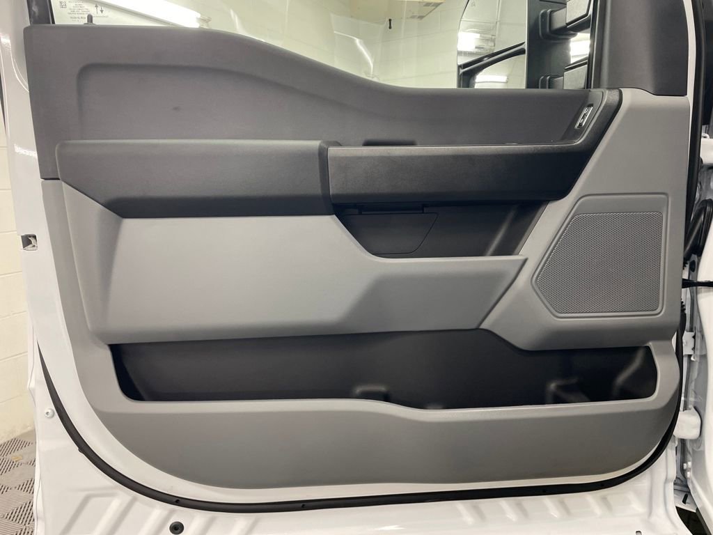 New 2026 Ford F250 XL w/ XL Chrome Package image 15