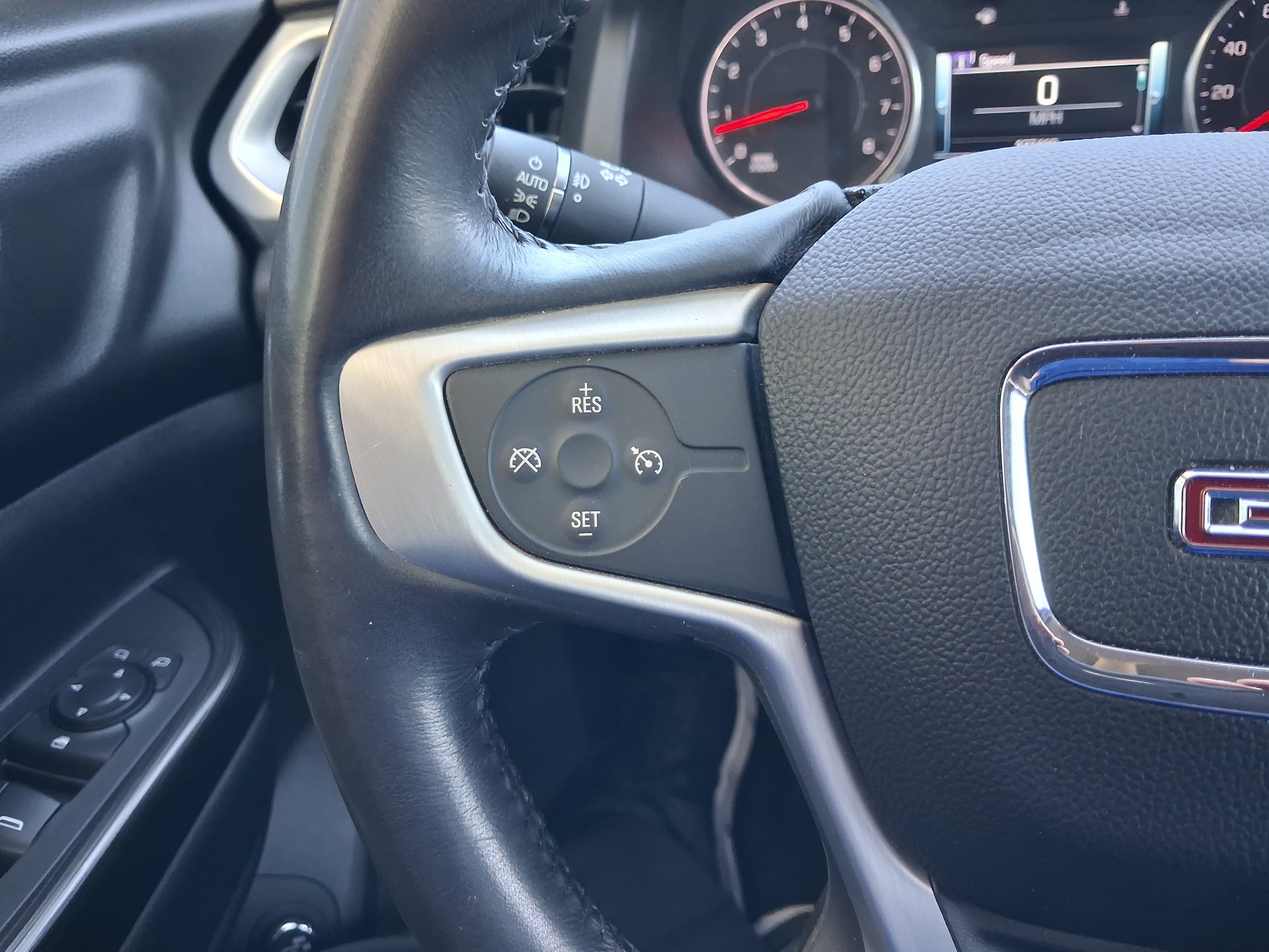 Used 2018 GMC Acadia SLT AWD/4WD image 10