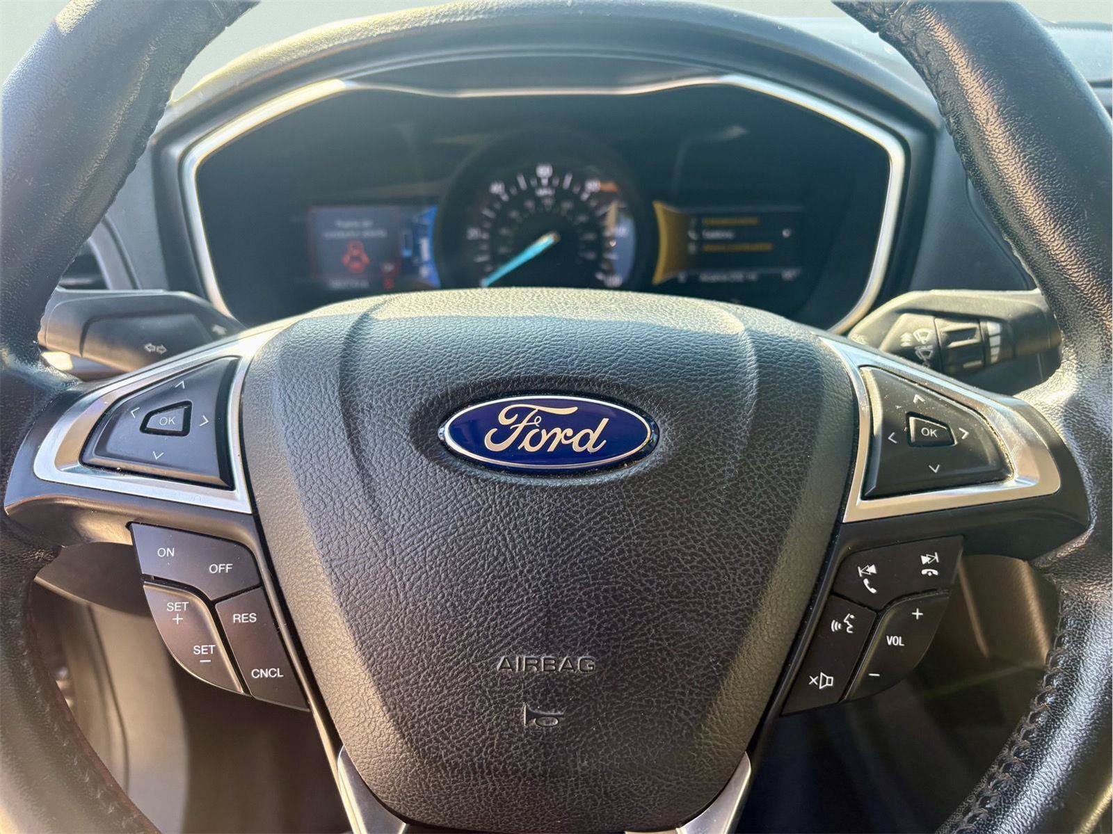 Used 2017 Ford Fusion Titanium FWD image 17