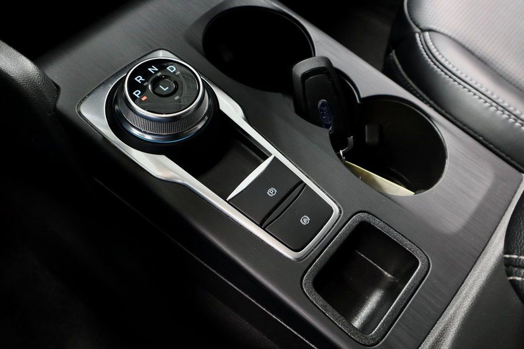 Certified 2025 Ford Escape Platinum image 35