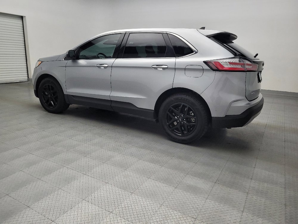 Used 2024 Ford Edge SEL image 3