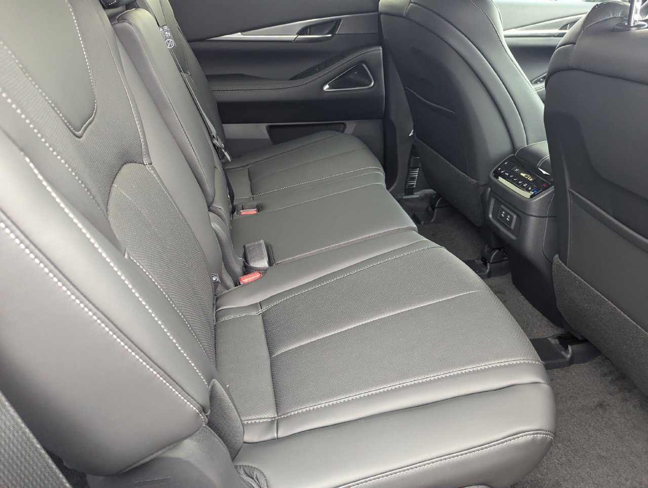 New 2027 INFINITI QX60 Luxe FWD image 29