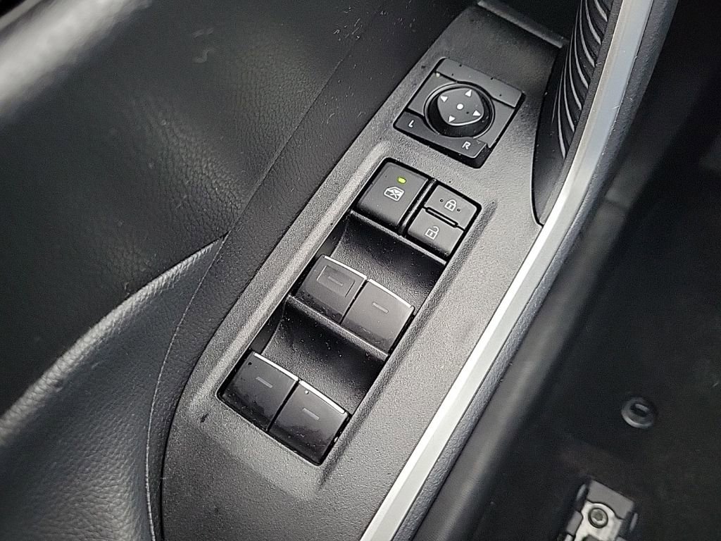 Used 2025 Toyota RAV4 XLE image 23