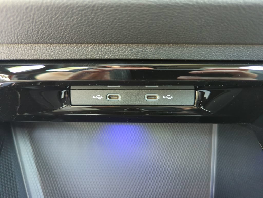 New 2026 Volkswagen GTI SE FWD image 39