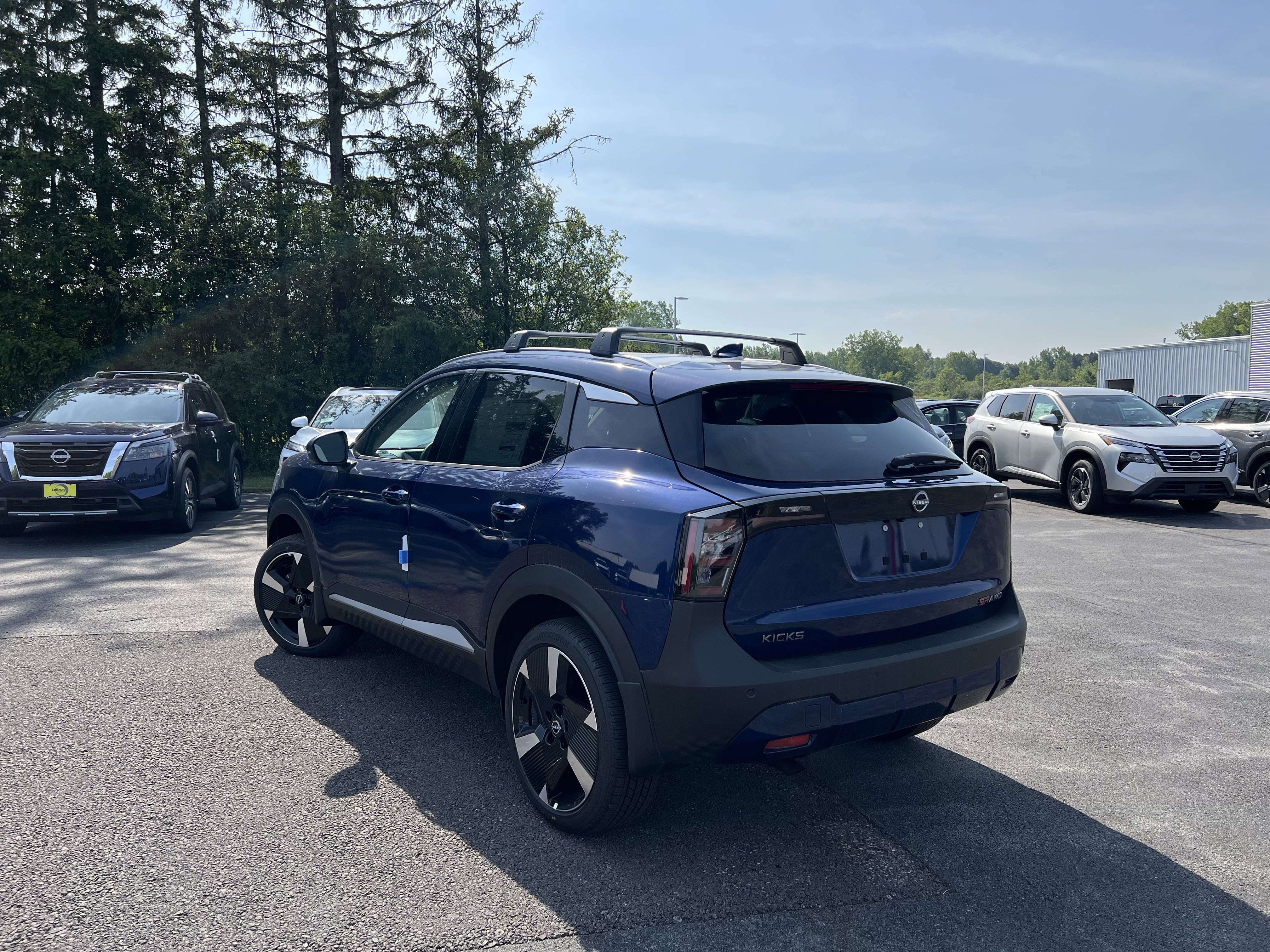 New 2025 Nissan Kicks SR image 6