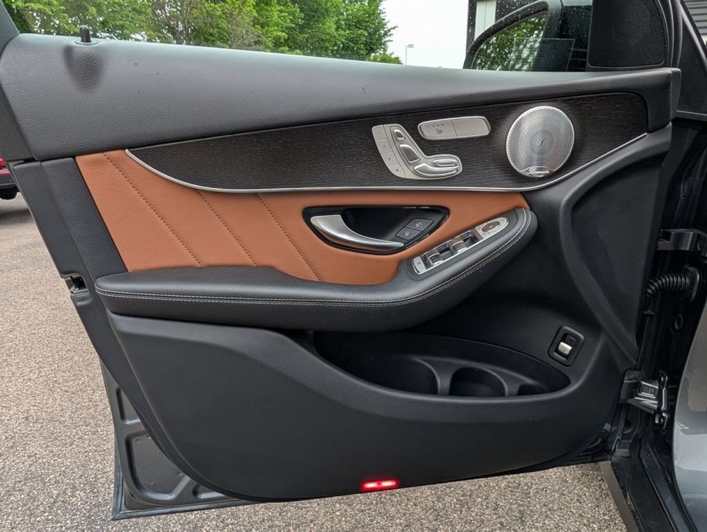 Used 2020 Mercedes-Benz GLC 300 4MATIC image 30