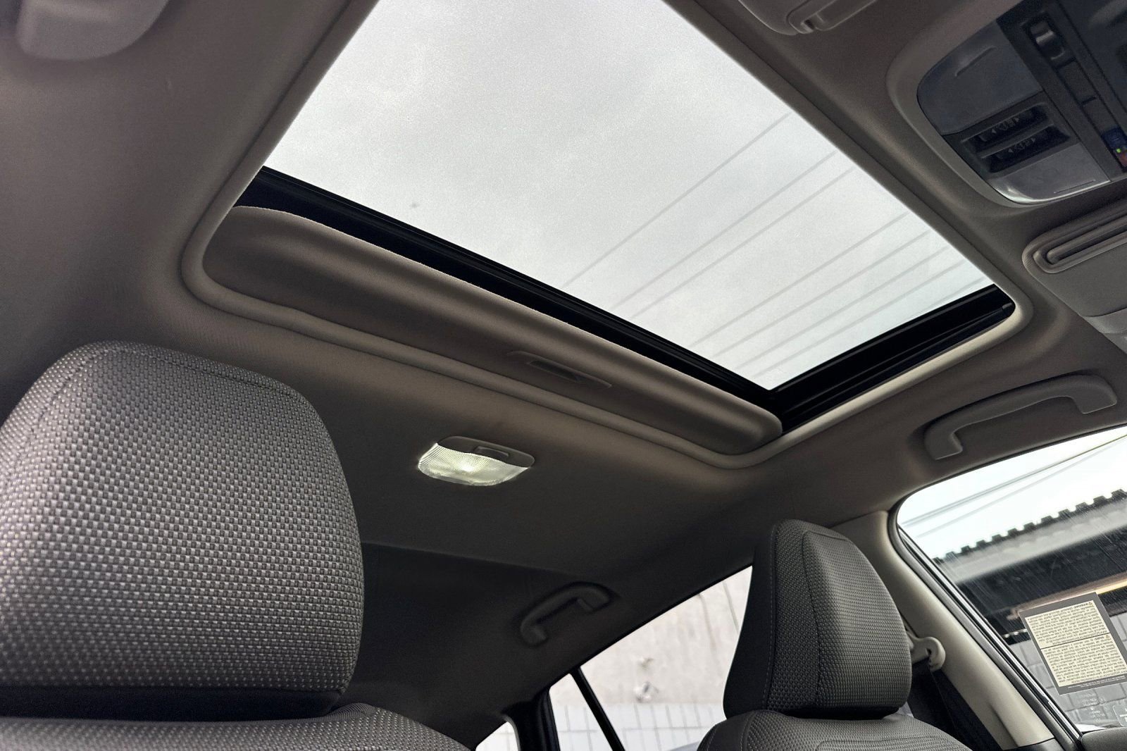 Used 2024 Subaru Crosstrek 2.0i Premium AWD/4WD image 21