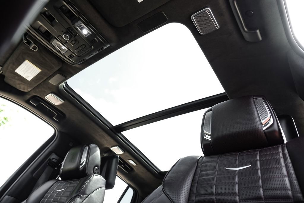 Used 2023 Cadillac Escalade V AWD/4WD image 4