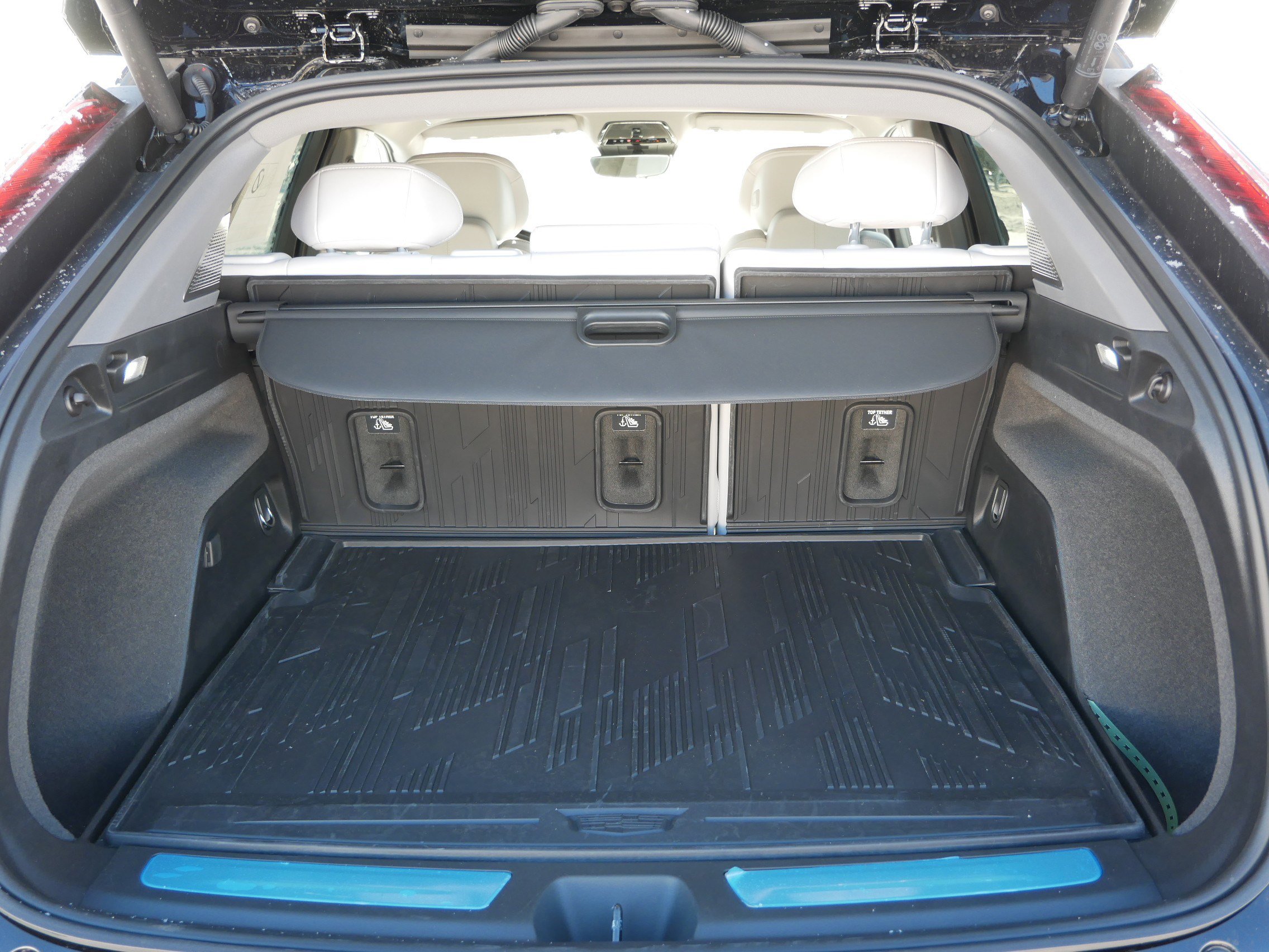 New 2026 Cadillac Optiq Luxury 2 image 16