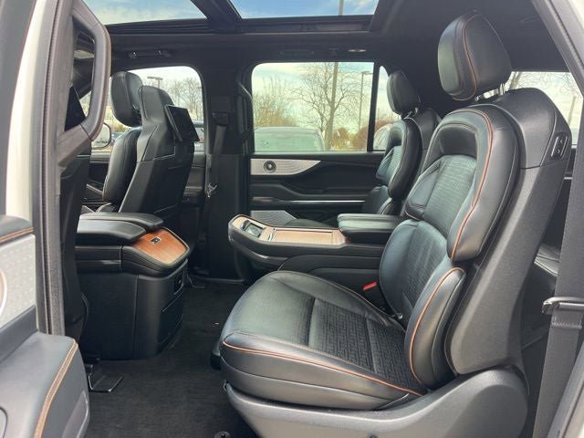 Used 2025 Lincoln Navigator L Black Label AWD/4WD image 15