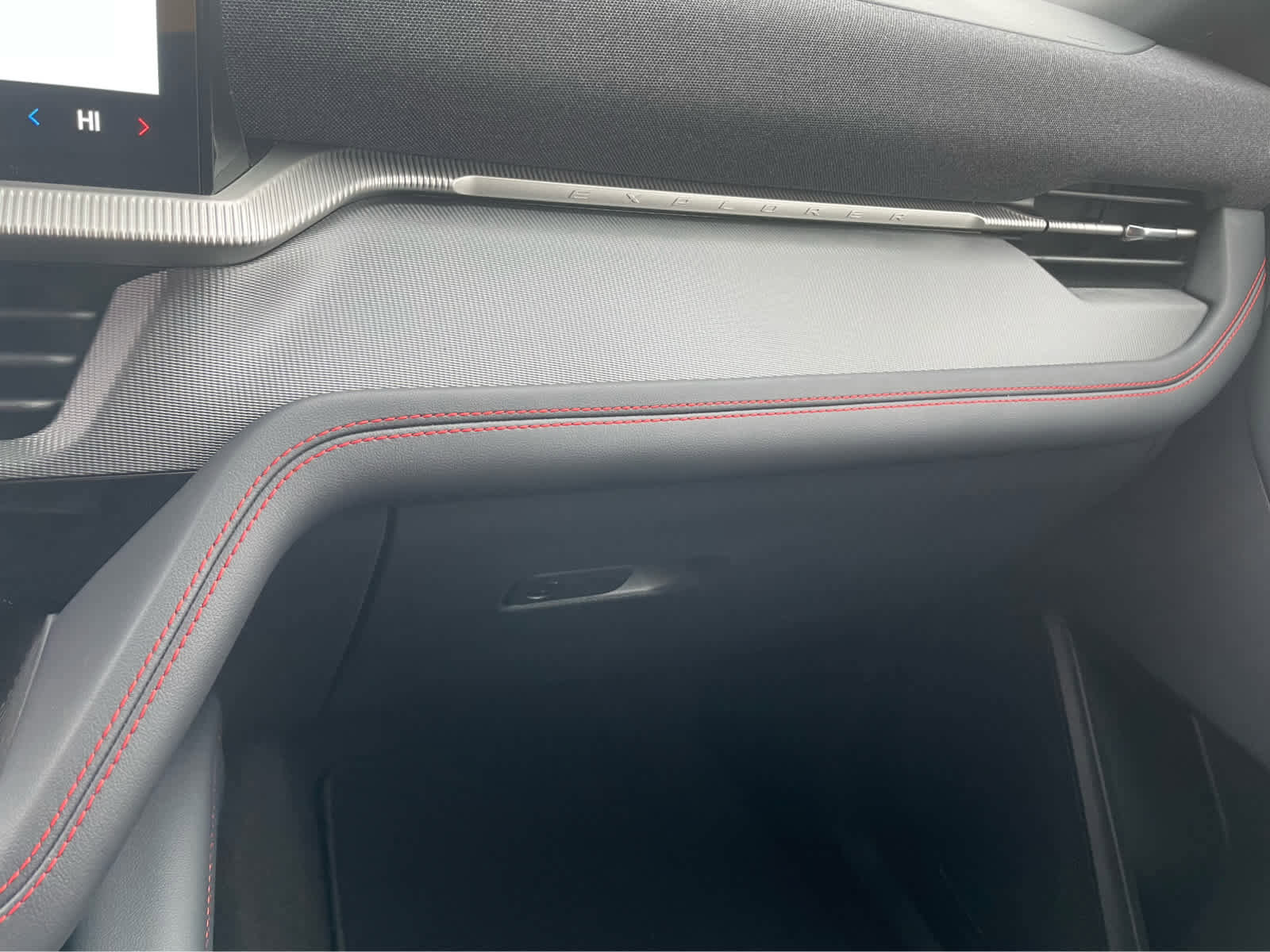 Used 2026 Ford Explorer ST-Line w/ ST-Line Street Pack image 29