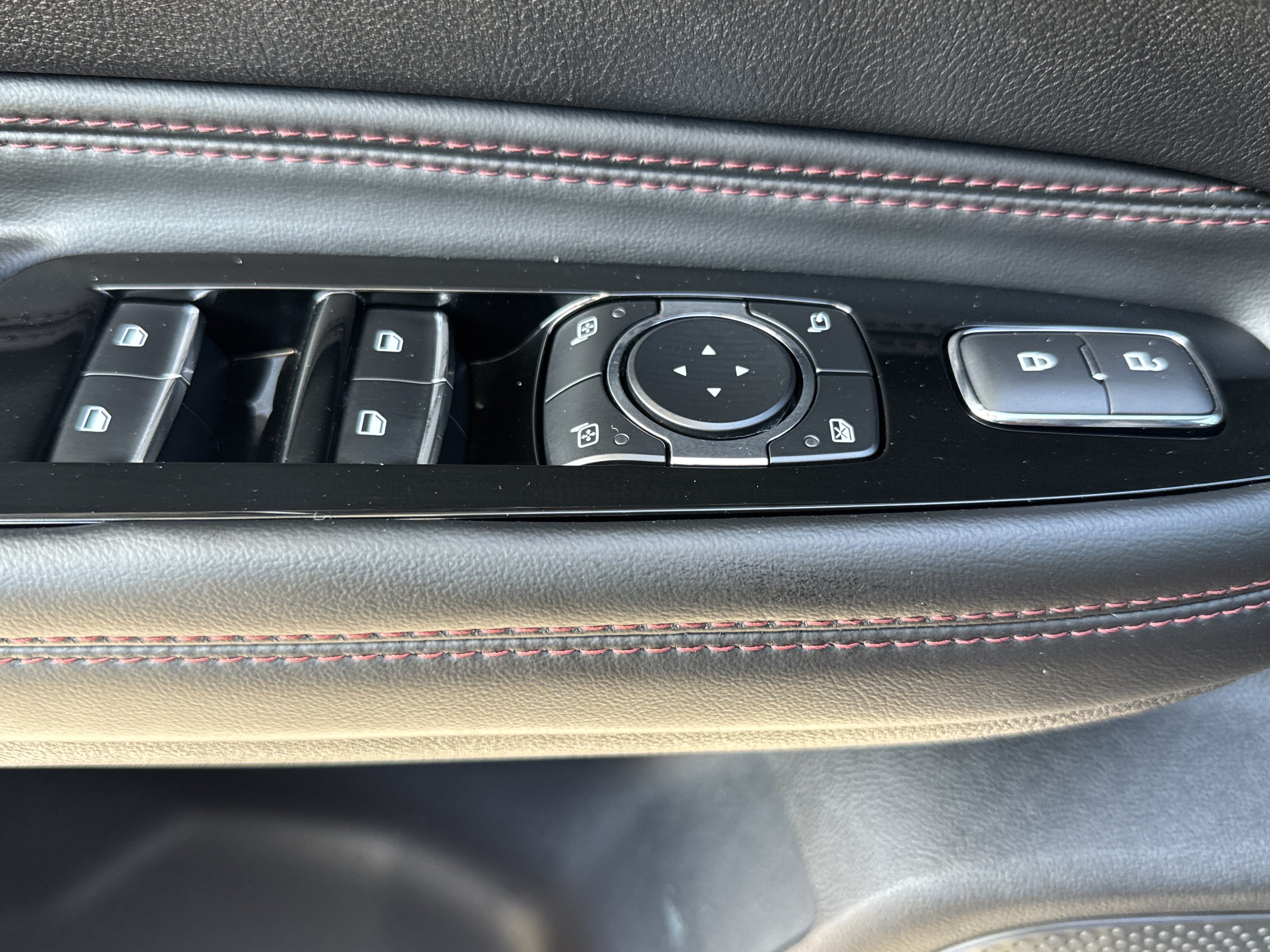 Used 2023 Lincoln Corsair Reserve w/ Equipment Group 201A FWD image 15