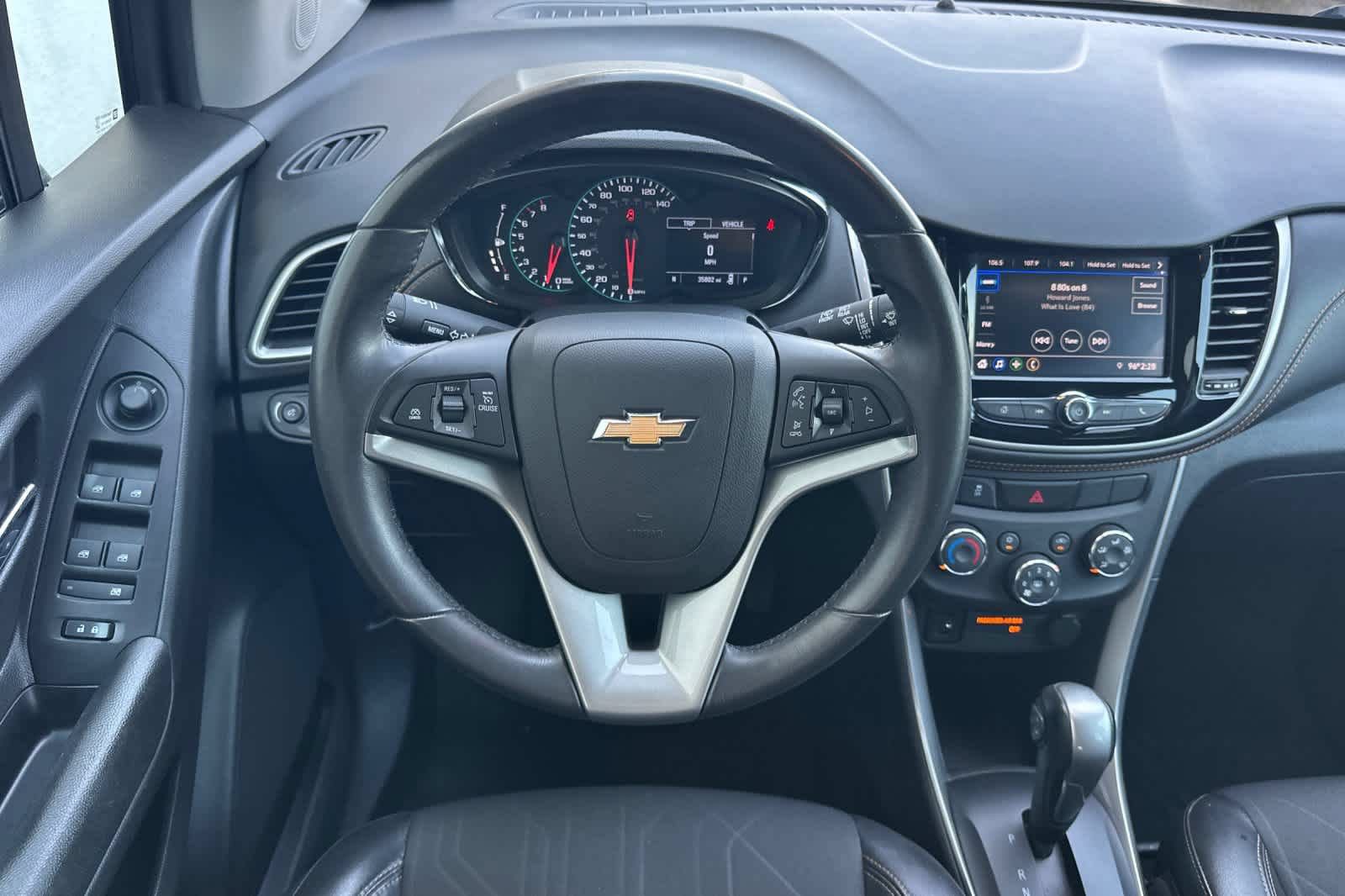 Used 2022 Chevrolet Trax LT w/ LT Convenience Package AWD/4WD image 15