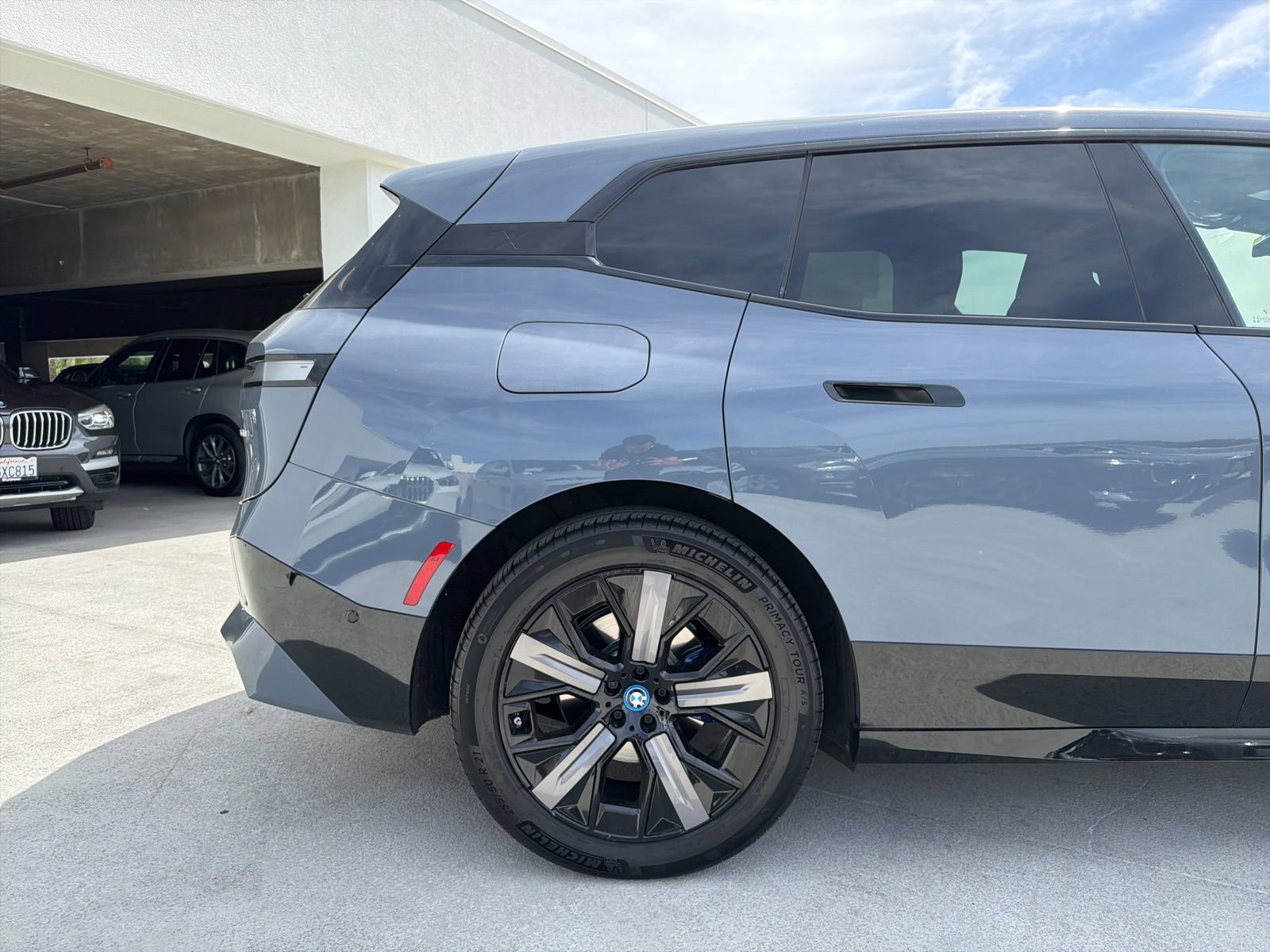 Certified 2024 BMW iX xDrive50 w/ Premium Package image 5