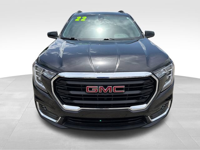 Used 2022 GMC Terrain SLE w/ Driver Convenience Package FWD image 2