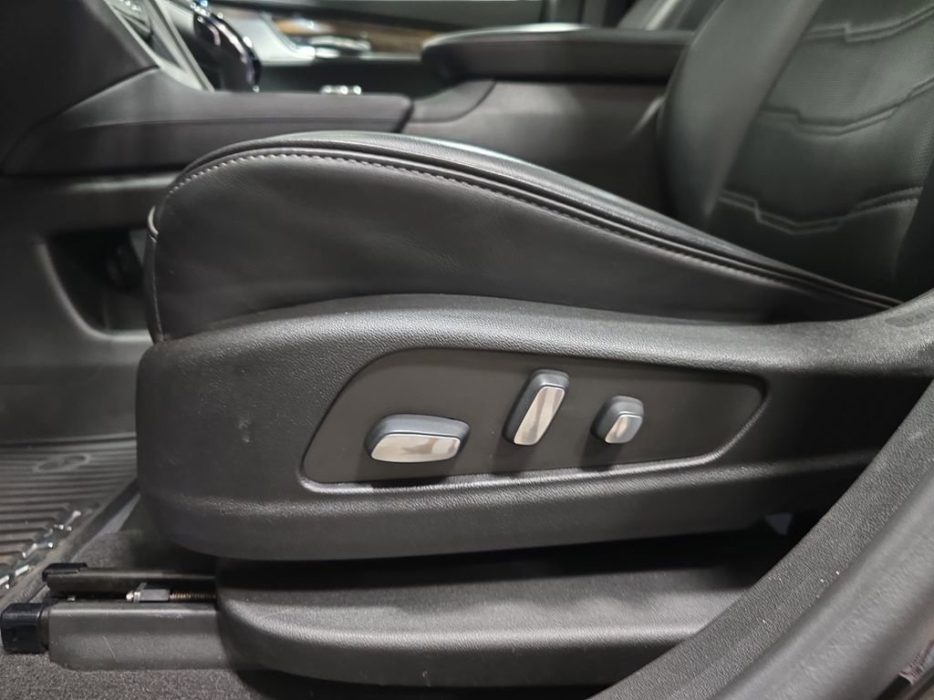 Used 2023 Cadillac XT5 Sportv w/ Platinum Package AWD/4WD image 32
