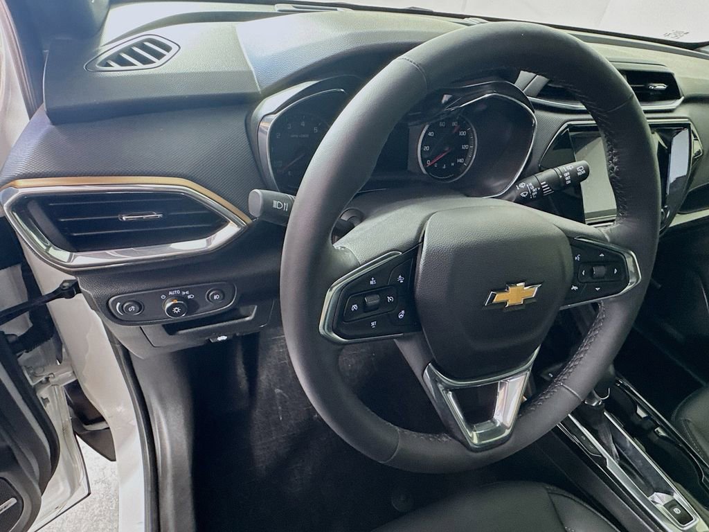 Used 2023 Chevrolet TrailBlazer ACTIV w/ Sun and Liftgate Package image 12