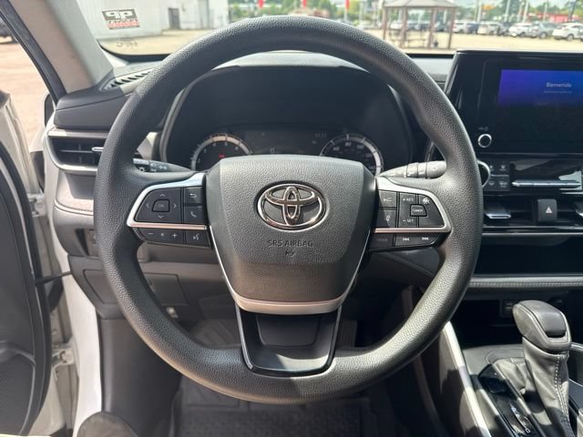 Used 2023 Toyota Highlander L AWD/4WD image 29