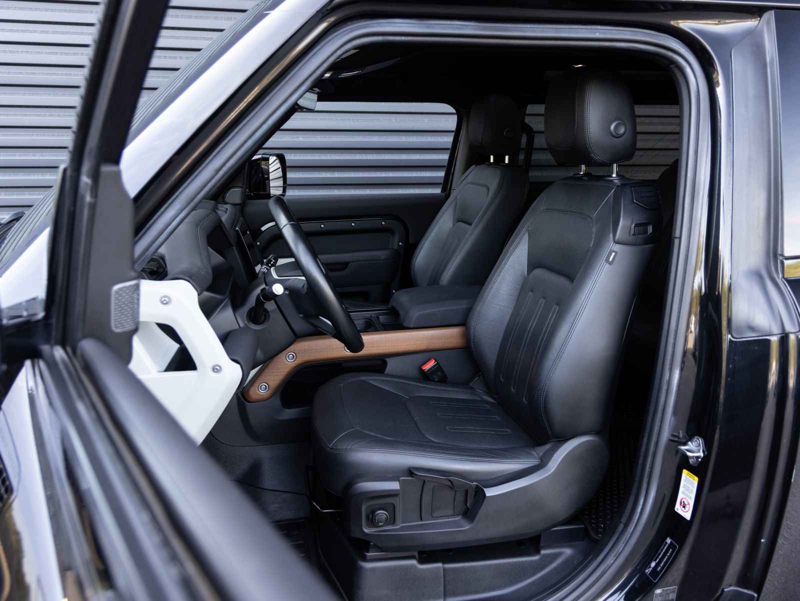 Used 2022 Land Rover Defender 90 S image 21