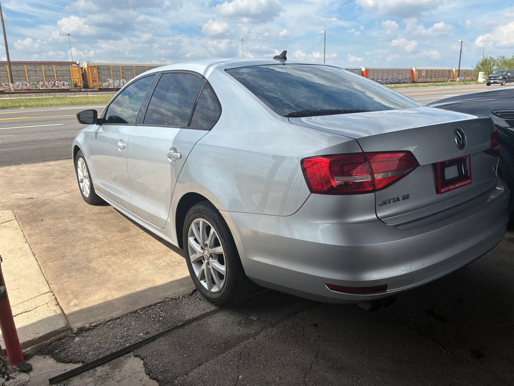 Used 2015 Volkswagen Jetta SE FWD image 12