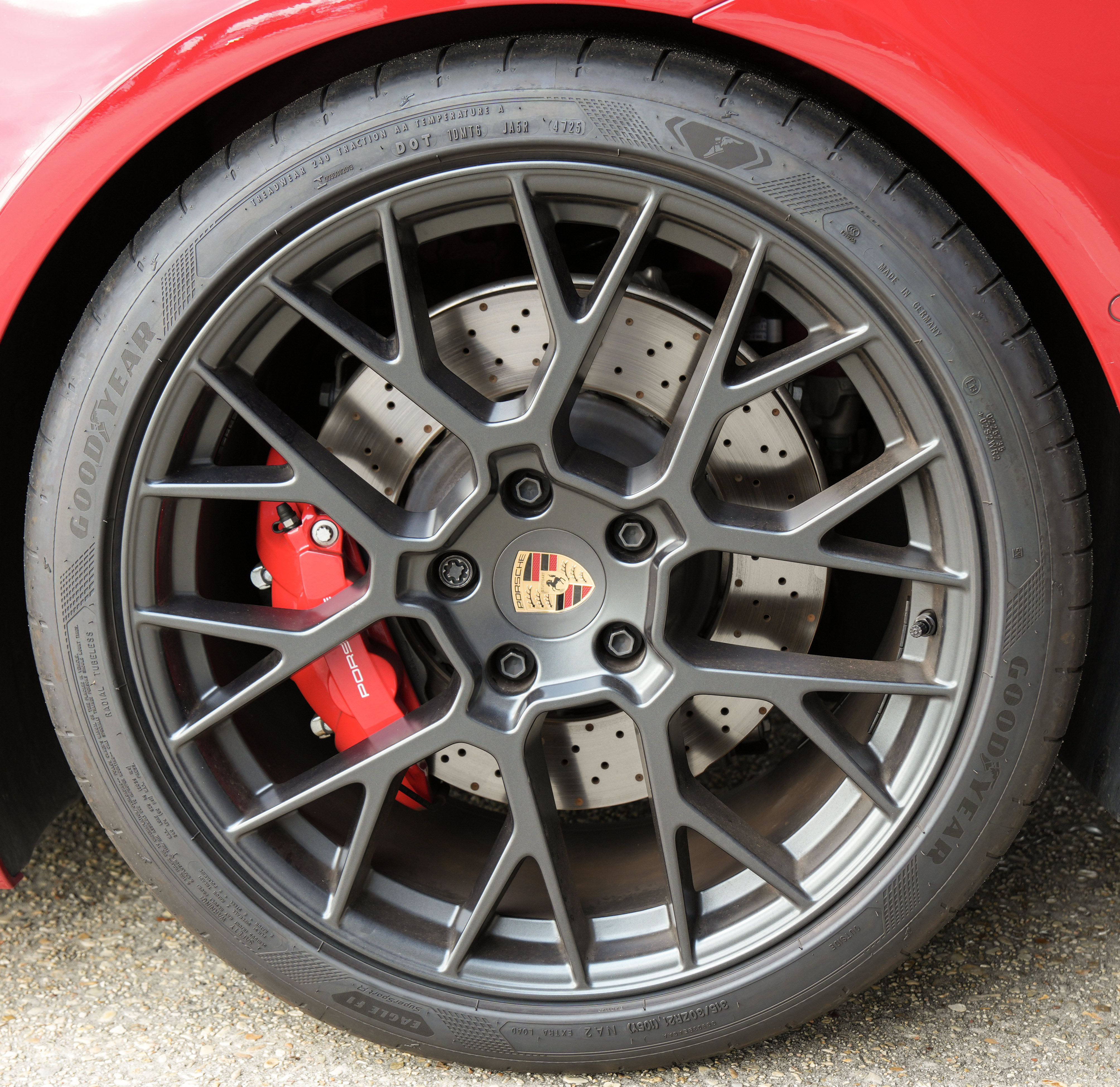 Certified 2025 Porsche 911 Carrera 4 GTS AWD/4WD image 9