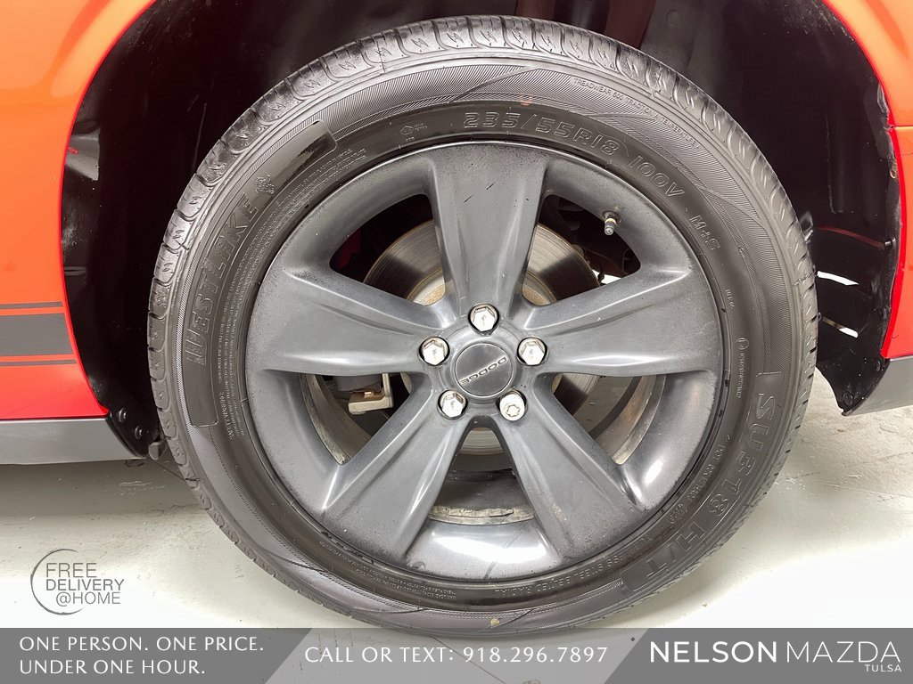 Used 2015 Dodge Challenger SXT image 12