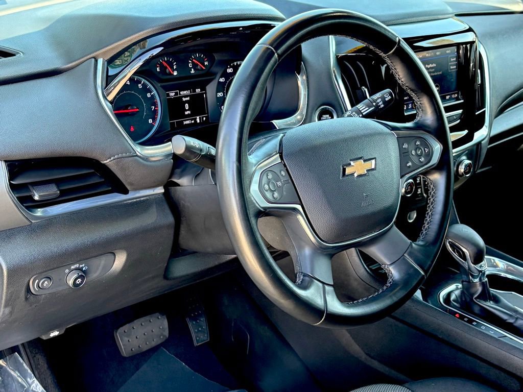 Used 2023 Chevrolet Traverse LT image 10