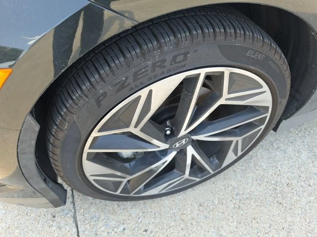 Used 2023 Hyundai Ioniq 6 SEL RWD image 5