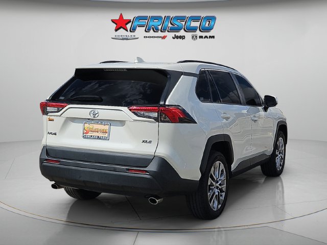 Used 2022 Toyota RAV4 XLE Premium FWD image 5