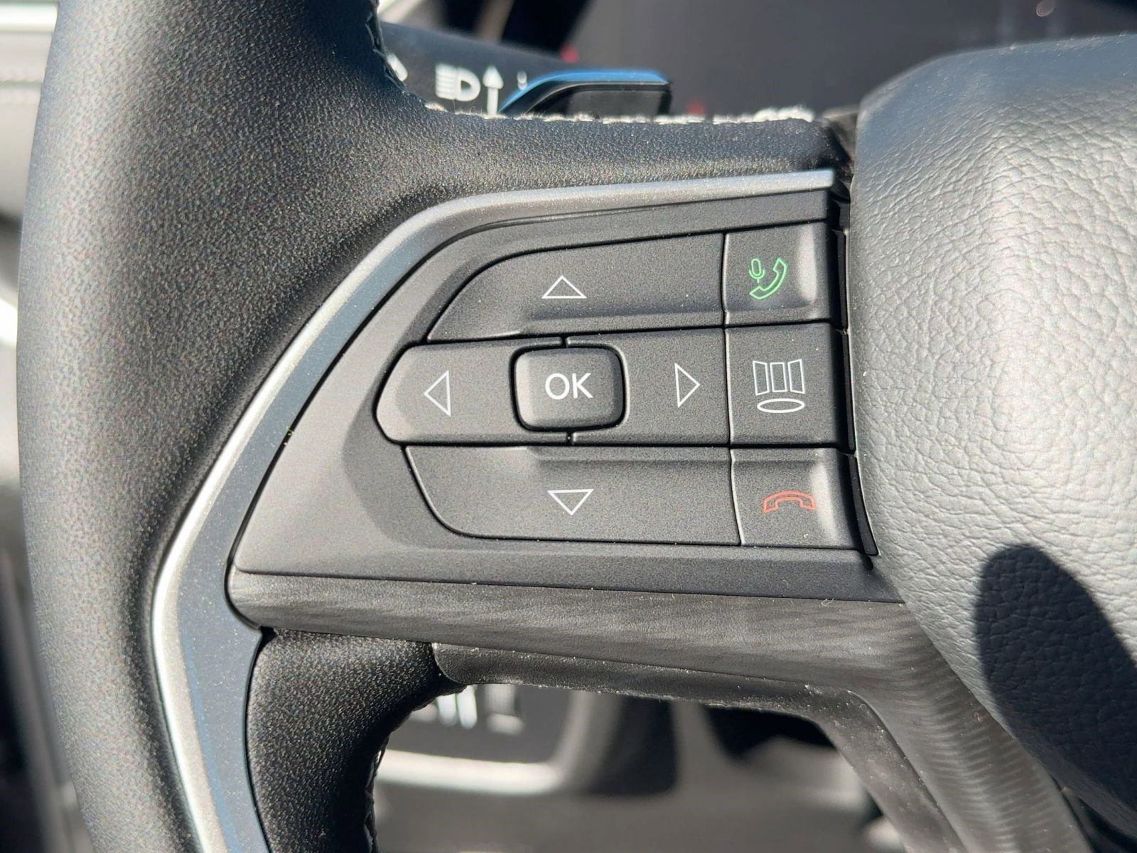 New 2025 Jeep Grand Cherokee Laredo X image 17