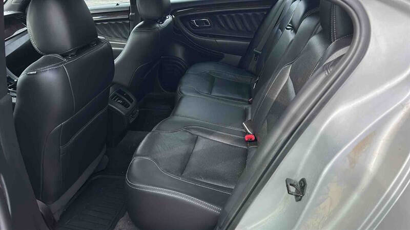Used 2018 Ford Taurus Limited image 11