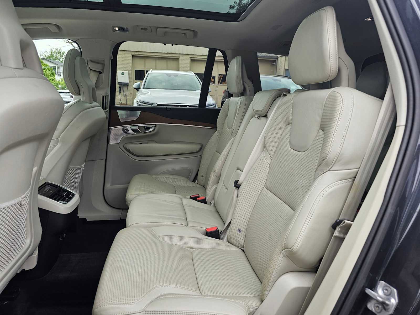 Used 2017 Volvo XC90 T6 Inscription w/ Vision Package AWD/4WD image 18