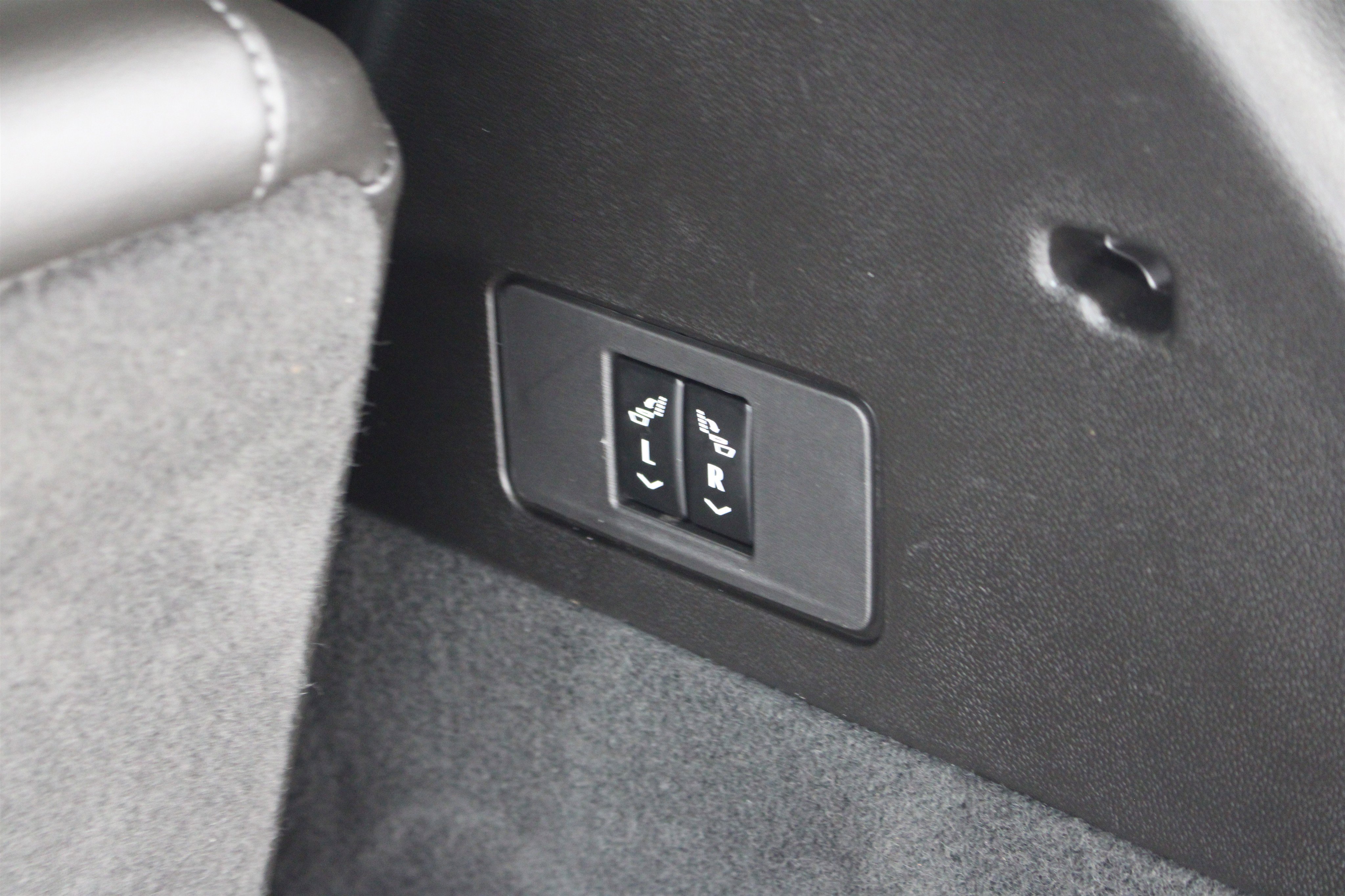 Certified 2024 Cadillac XT6 Luxury image 25