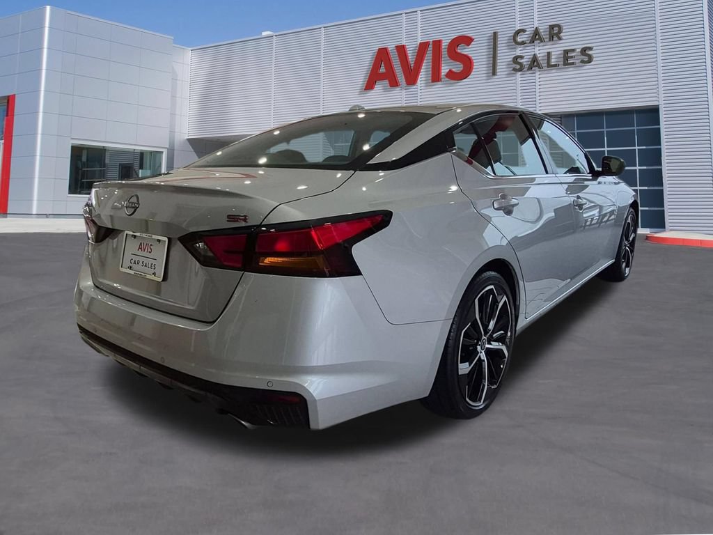 Used 2025 Nissan Altima 2.5 SR FWD image 6