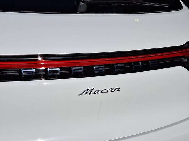 Certified 2026 Porsche Macan AWD/4WD image 23