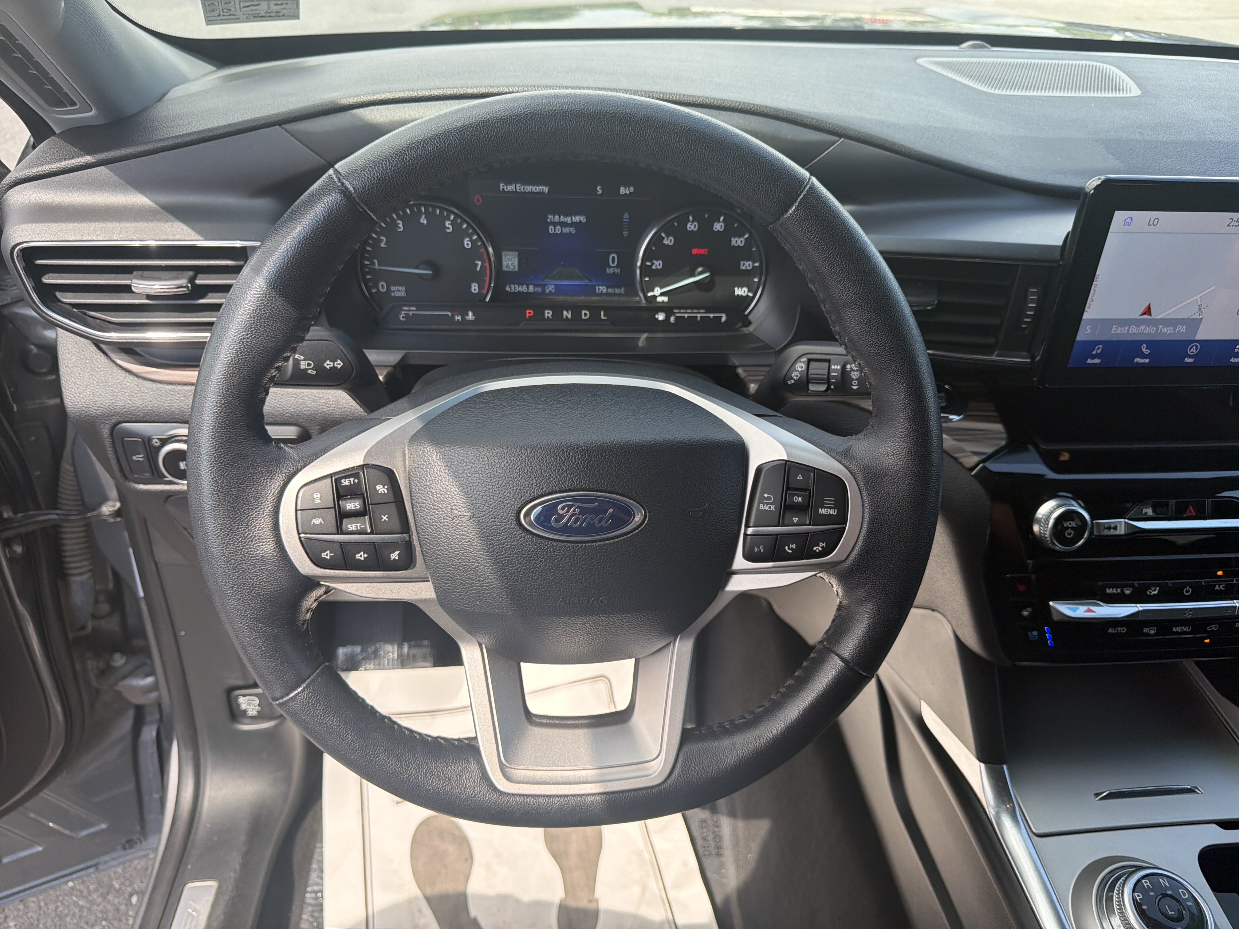 Used 2024 Ford Explorer Limited AWD/4WD image 18