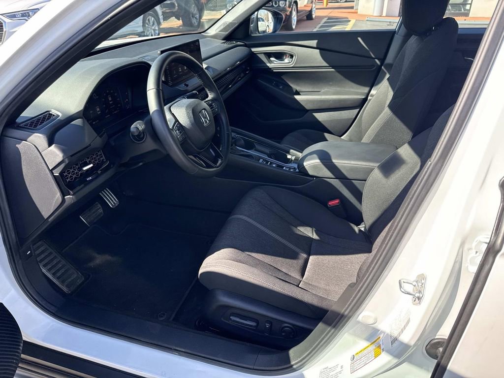 Used 2025 Honda Accord Sport image 16