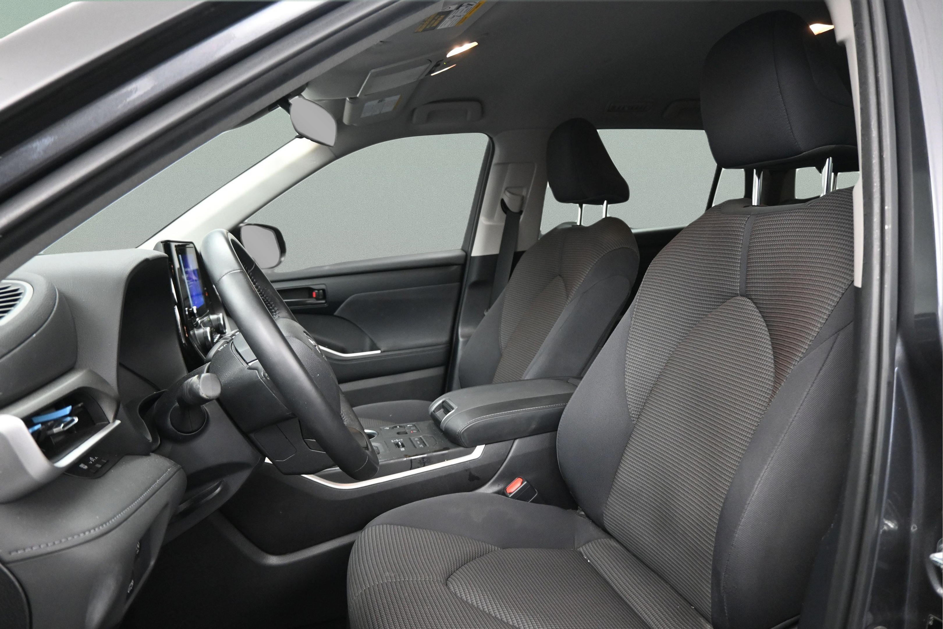 Certified 2024 Toyota Highlander LE AWD/4WD image 33
