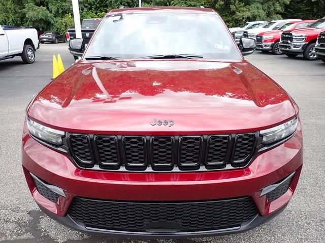 New 2025 Jeep Grand Cherokee Limited w/ Black Appearance Package image 10