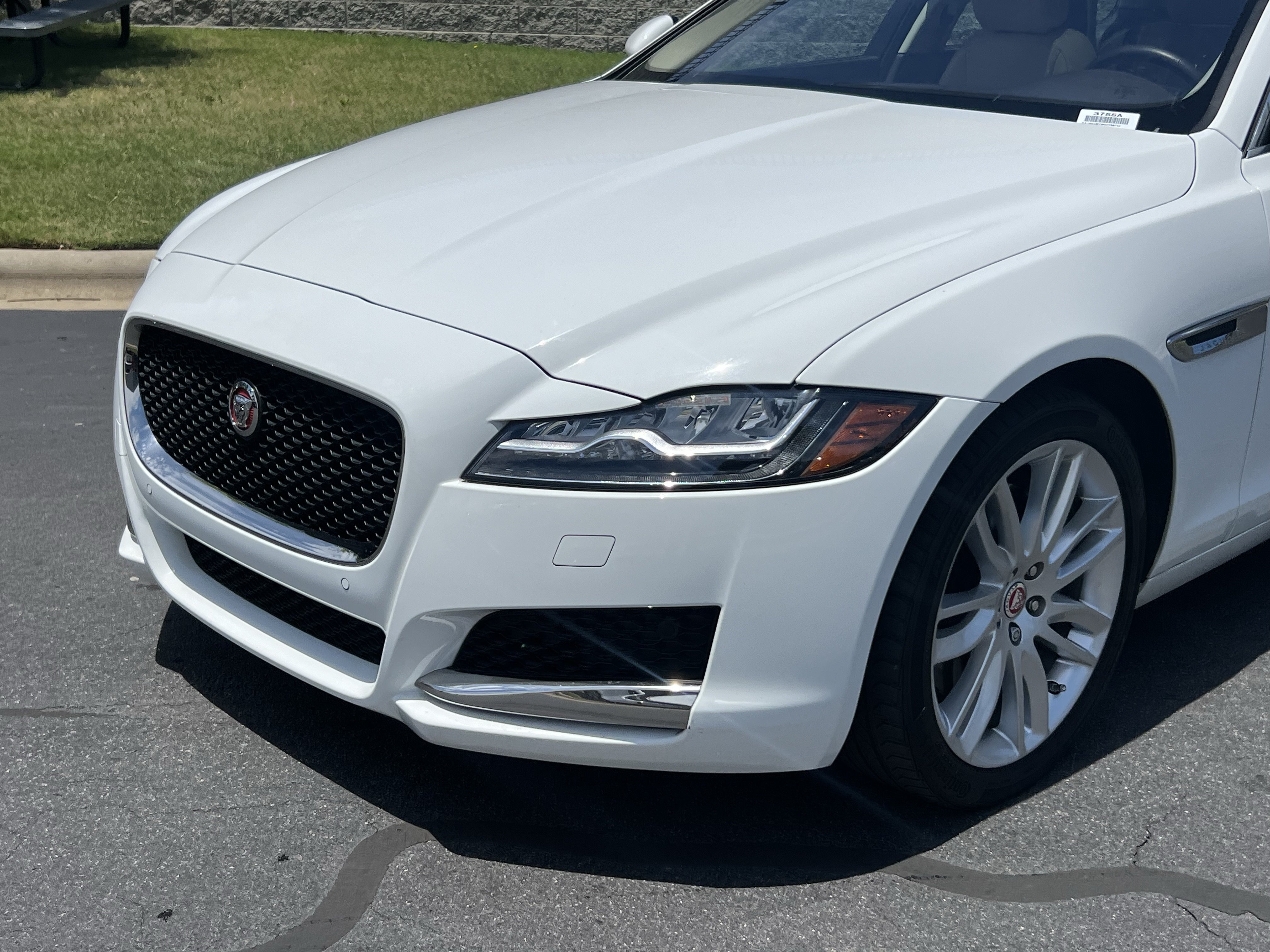 Used 2017 Jaguar XF Prestige RWD image 12