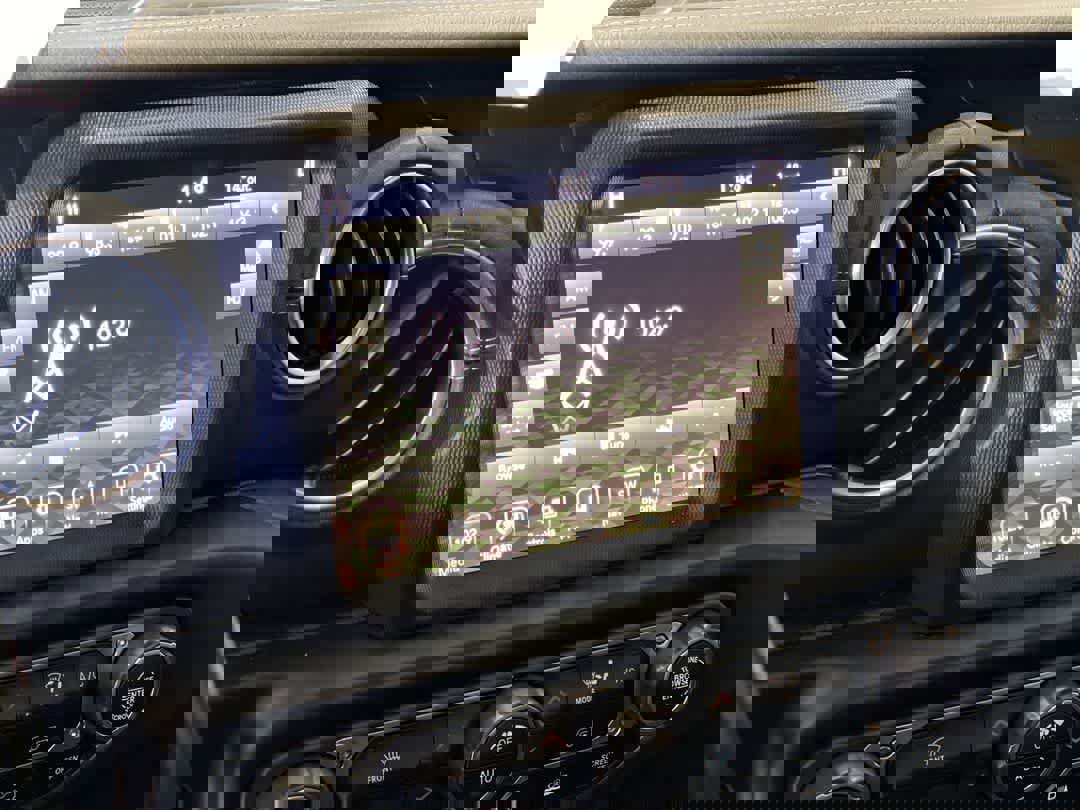 Used 2021 Jeep Wrangler Sahara w/ Safety Group image 18