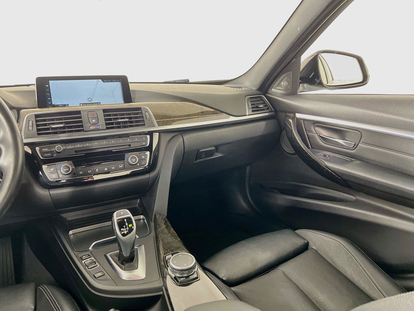 Used 2017 BMW 340i xDrive Sedan AWD/4WD image 23